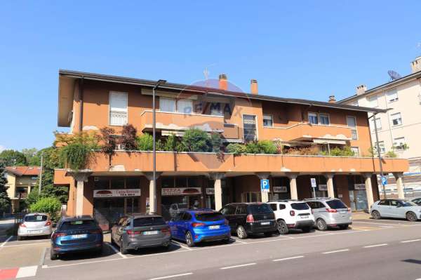Foto Appartamento in vendita a Merate