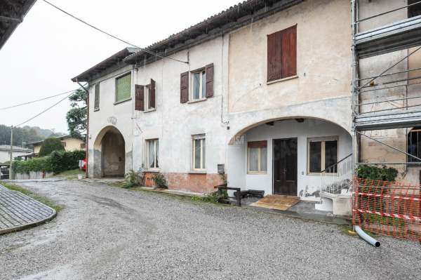 Foto Appartamento in vendita a Merone