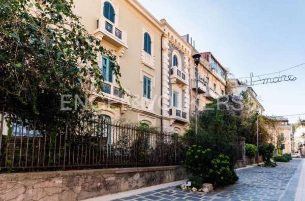 Foto Appartamento in vendita a Messina