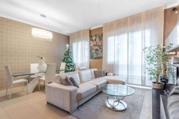 Foto Appartamento in vendita a Milano