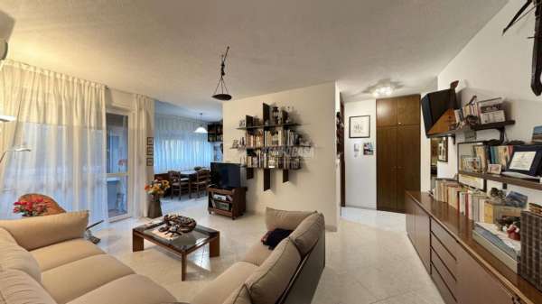 Foto Appartamento in vendita a Milano