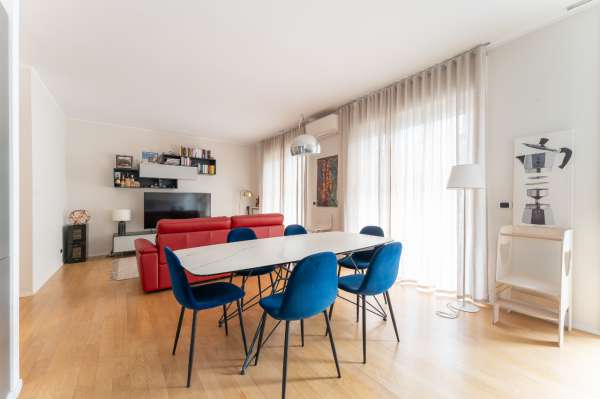 Foto Appartamento in vendita a Milano