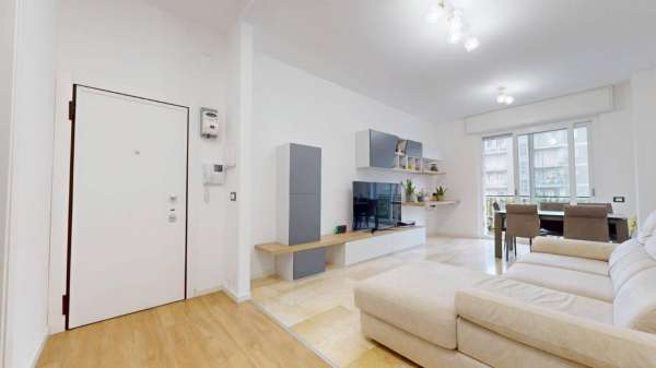 Foto Appartamento in vendita a Milano