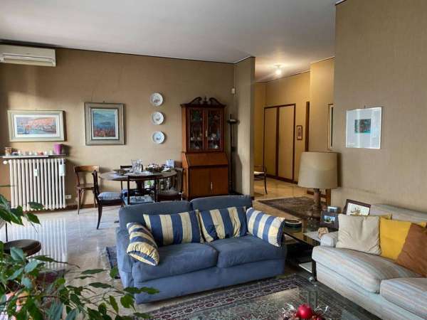 Foto Appartamento in vendita a Milano