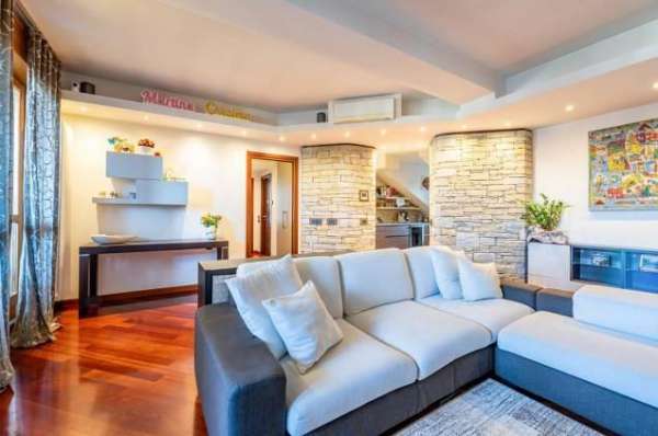 Foto Appartamento in vendita a Milano