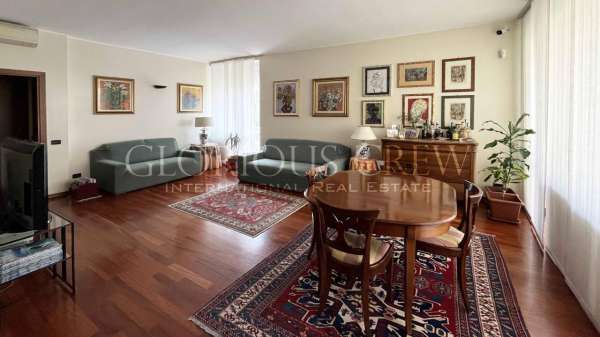 Foto Appartamento in vendita a Milano