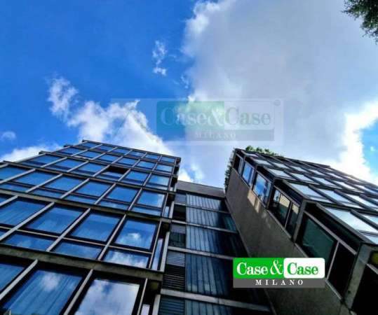 Foto Appartamento in Vendita a Milano Via Fezzan