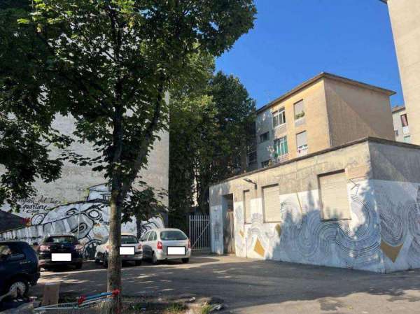 Foto Appartamento in Vendita a Milano Via Giacinto Gigante,  5