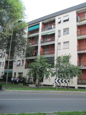 Foto Appartamento in Vendita a Milano Via Valle Isorno