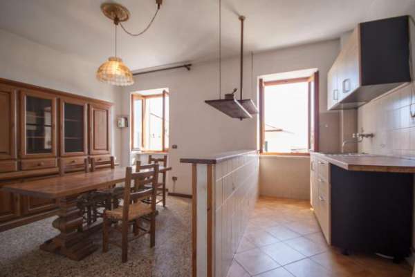 Foto Appartamento in vendita a Mirteto - Massa 110 mq  Rif: 1280522