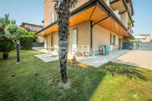 Foto Appartamento in vendita a Modena