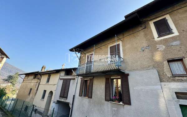 Foto Appartamento in vendita a Montegrino Valtravaglia