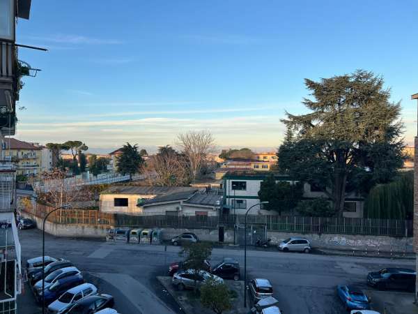 Foto Appartamento in vendita a Napoli
