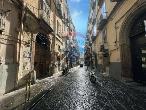 Foto Appartamento in vendita a Napoli