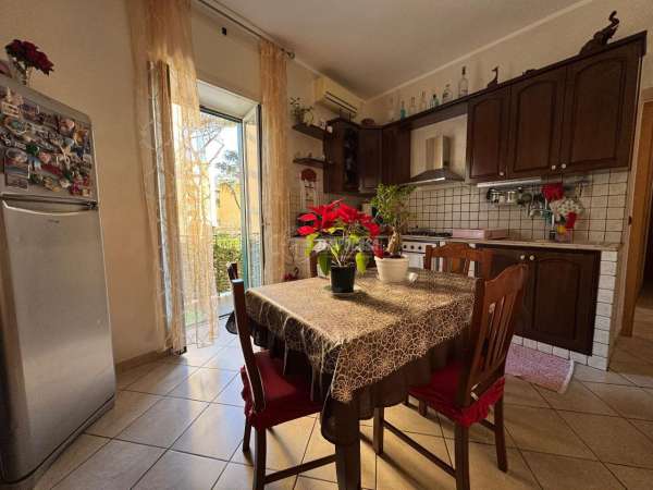 Foto Appartamento in vendita a Napoli