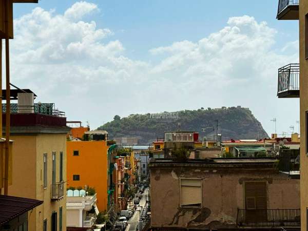 Foto Appartamento in vendita a Napoli
