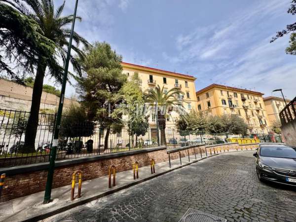 Foto Appartamento in vendita a Napoli