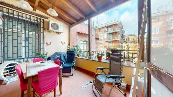 Foto Appartamento in vendita a Napoli