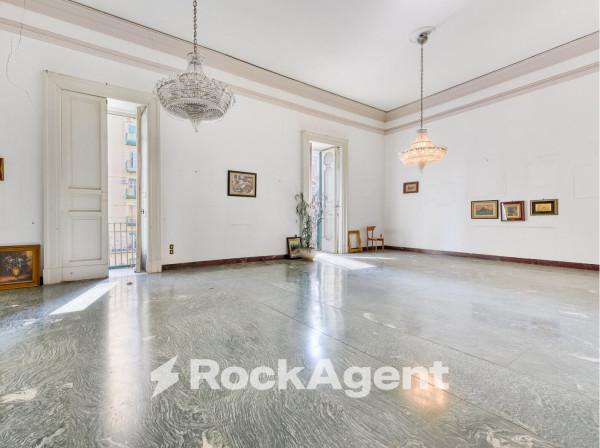 Foto Appartamento in vendita a Napoli