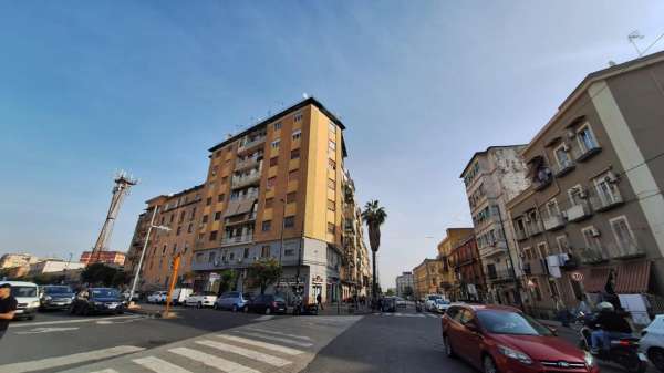 Foto Appartamento in vendita a Napoli