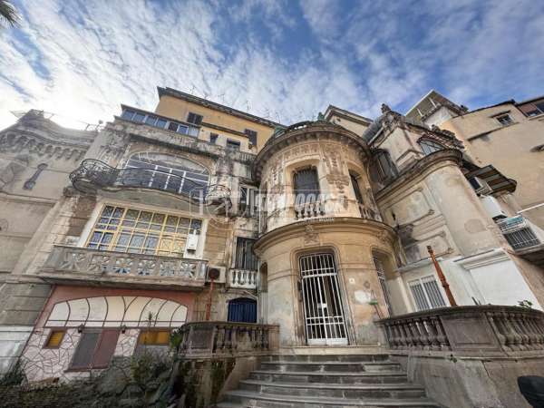 Foto Appartamento in vendita a Napoli