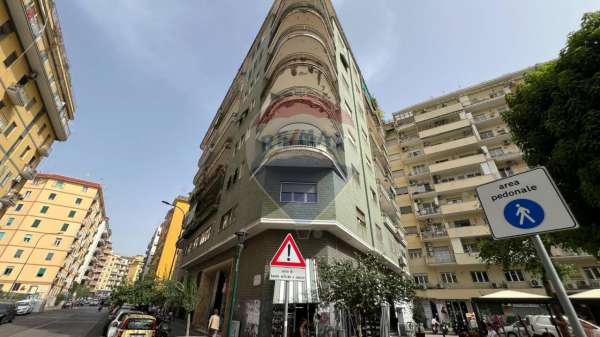 Foto Appartamento in vendita a Napoli