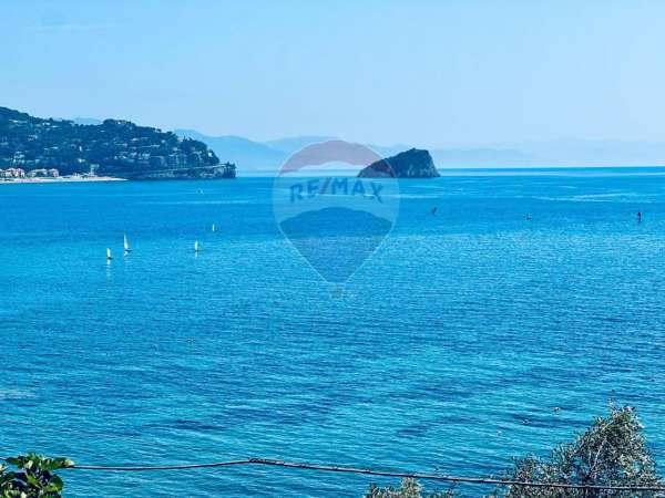 Foto Appartamento in vendita a Noli