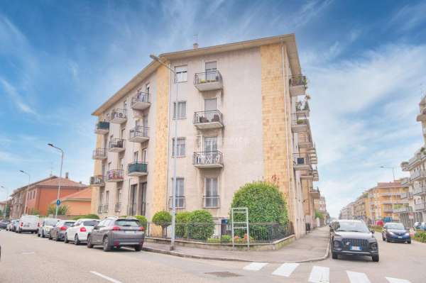 Foto Appartamento in vendita a Novara
