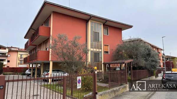 Foto Appartamento in vendita a Novara