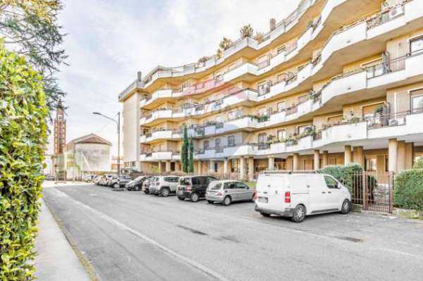 Foto Appartamento in vendita a Olgiate Olona - 3 locali 125mq