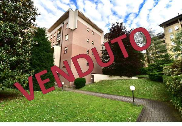 Foto Appartamento in vendita a Paderno Dugnano