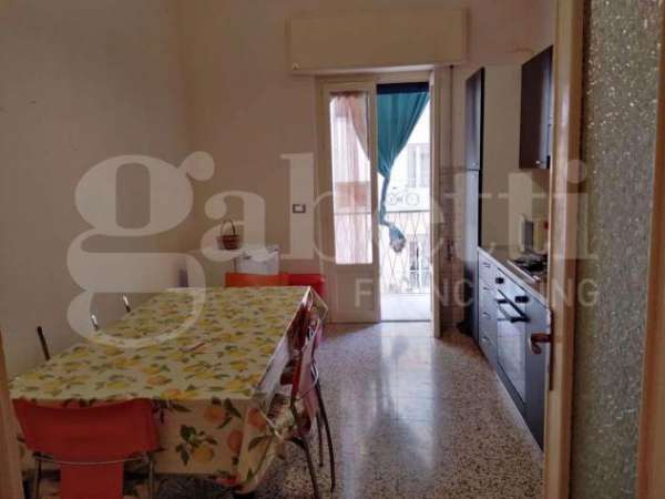 Foto Appartamento in vendita a Palermo - 5 locali 146mq