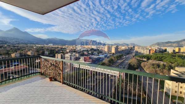 Foto Appartamento in vendita a Palermo