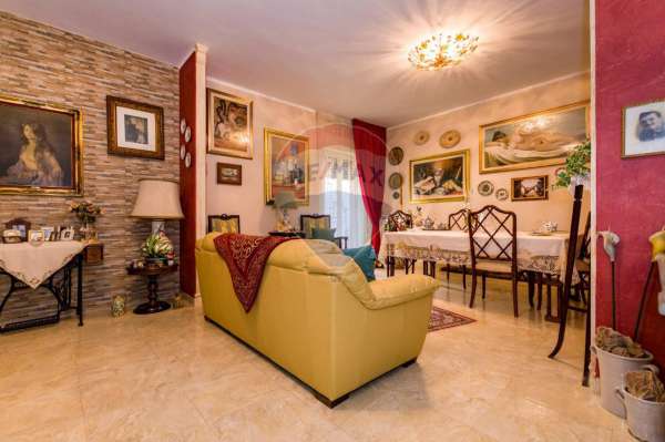 Foto Appartamento in vendita a Palermo