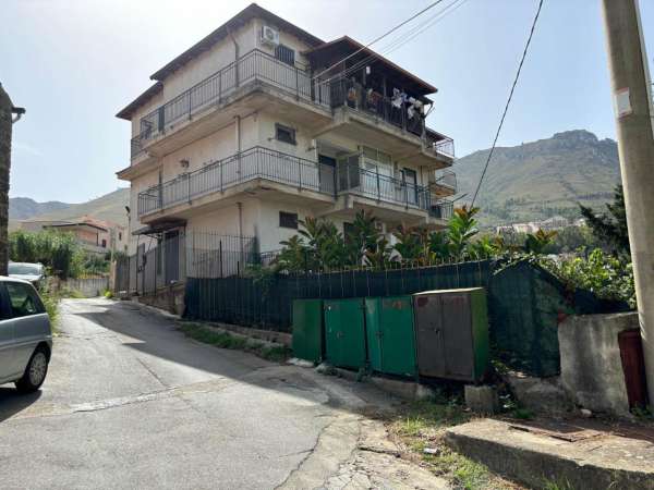 Foto Appartamento in vendita a Palermo
