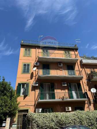 Foto Appartamento in vendita a Palermo