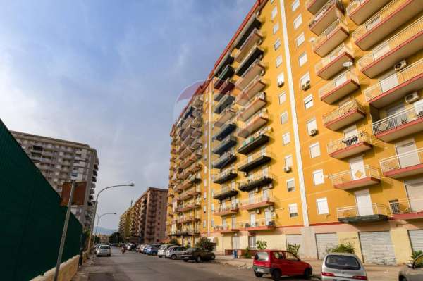 Foto Appartamento in vendita a Palermo