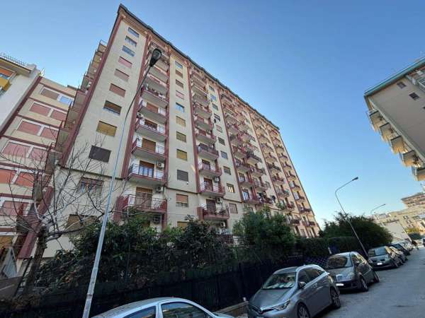 Foto Appartamento in vendita a Palermo