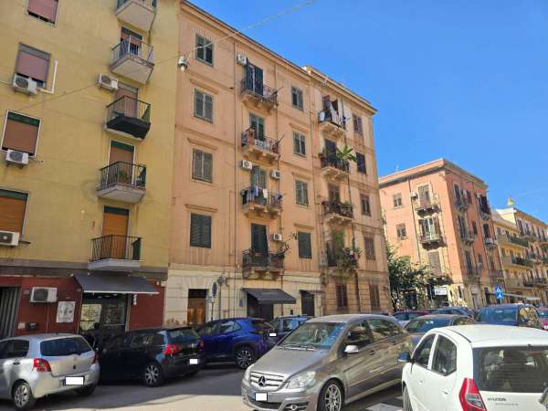 Foto Appartamento in vendita a Palermo