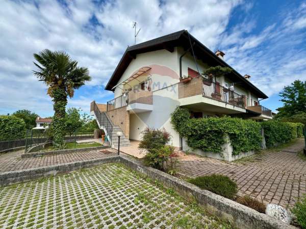 Foto Appartamento in vendita a Pasian Di Prato