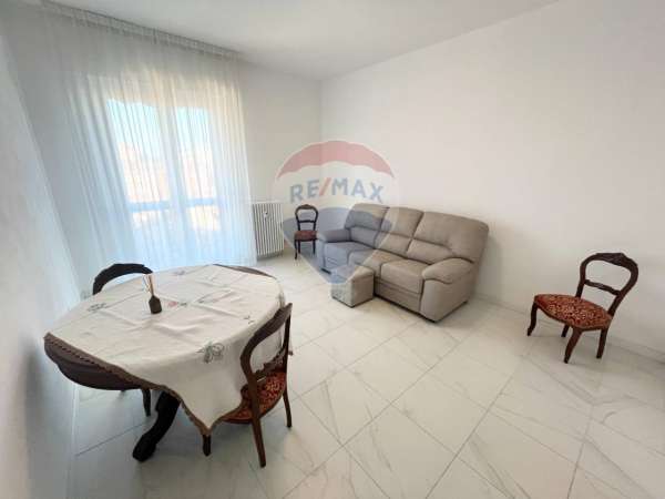 Foto Appartamento in vendita a Pavia