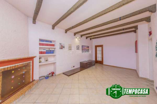 Foto Appartamento in vendita a Pavia