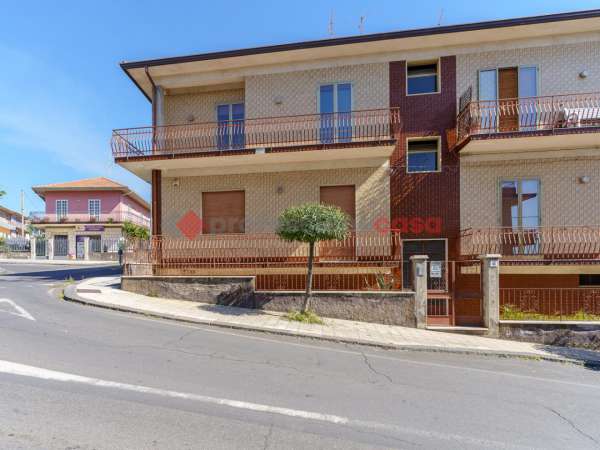 Foto Appartamento in vendita a Pedara