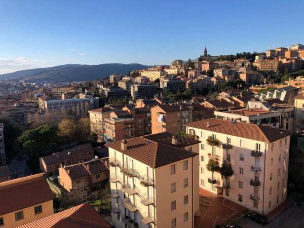 Foto Appartamento in vendita a Perugia