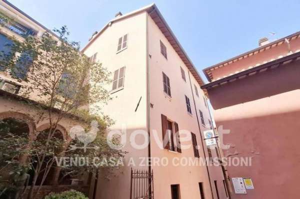 Foto Appartamento in vendita a Pesaro - 6 locali 339mq