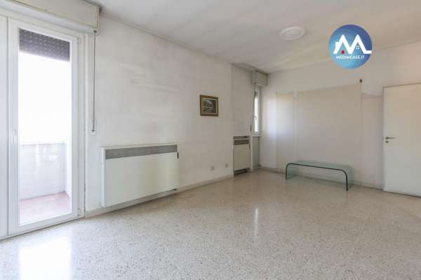 Foto Appartamento in vendita a Pesaro