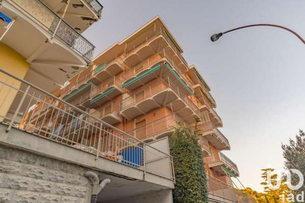 Foto Appartamento in vendita a Pietra Ligure