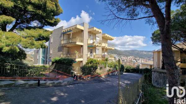 Foto Appartamento in vendita a Pietra Ligure
