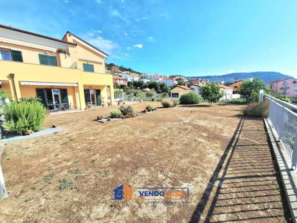 Foto Appartamento in vendita a Pietra Ligure
