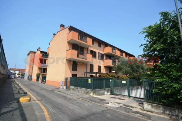 Foto Appartamento in vendita a Pioltello